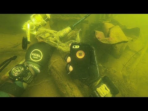 Found iPhone Underwater While Scuba Diving a Boat Ramp! (What's Under the Boat Ramp?)