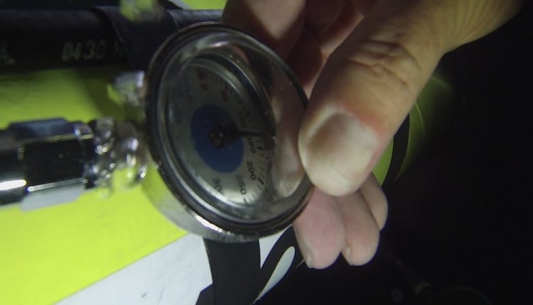 Replacing O rings in a Scuba Submersible Pressure Gauge (SPG)