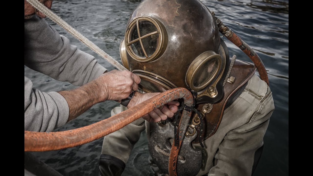 HOW IT WORKS: Old Diving Suit
