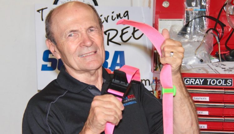 Scuba Tech Tips: Threading A Weight Belt Buckle - S06E06