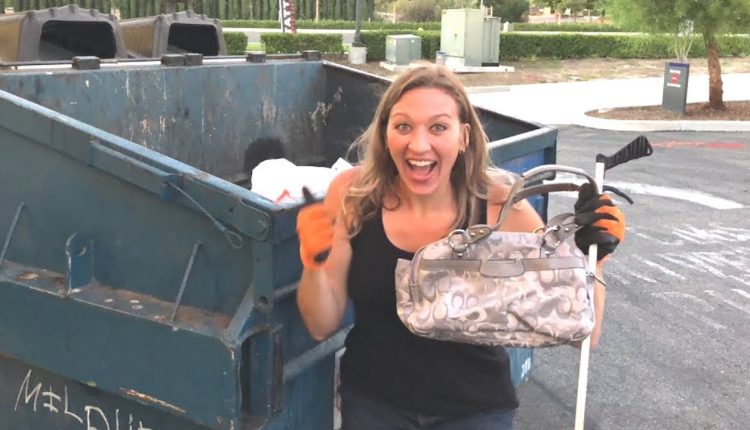 WE FOUND GUCCI PRADA & COACH PURSES IN THE DUMPSTER !