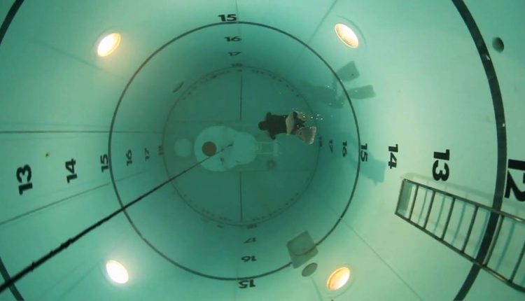 Freediving in Navy tank