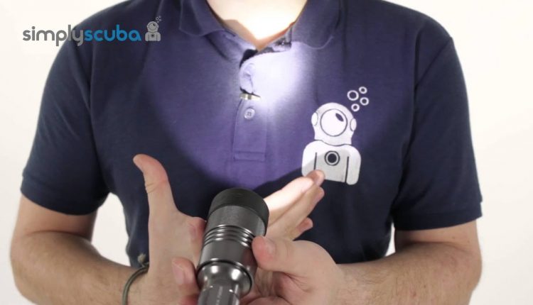 SCUBAPRO Novalight 720R Torch - www simplyscuba com